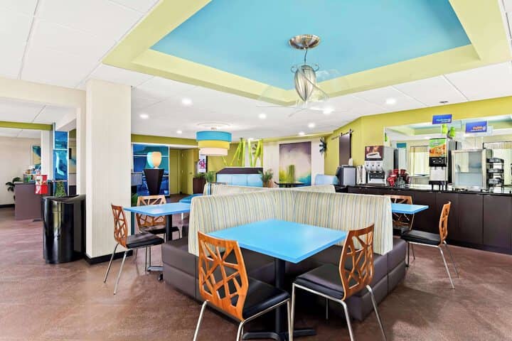 Breakfast area